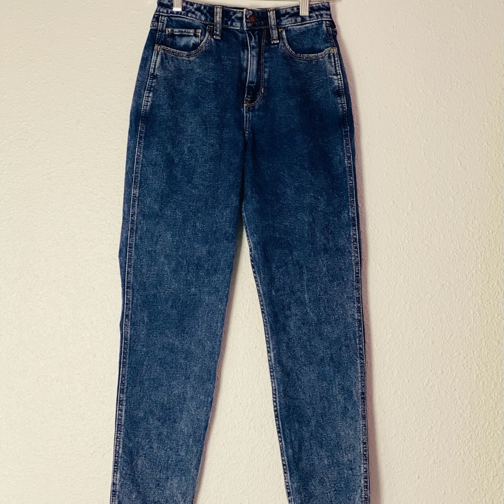 Ultra High-Rise Mom Jean, Hollister, w25, l27, S2